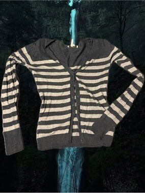 BCBG gray and white striped v neck cardigan top